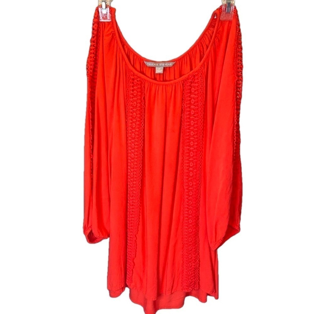 Valerie Stevens lightweight top with incredible embroidery size 1x